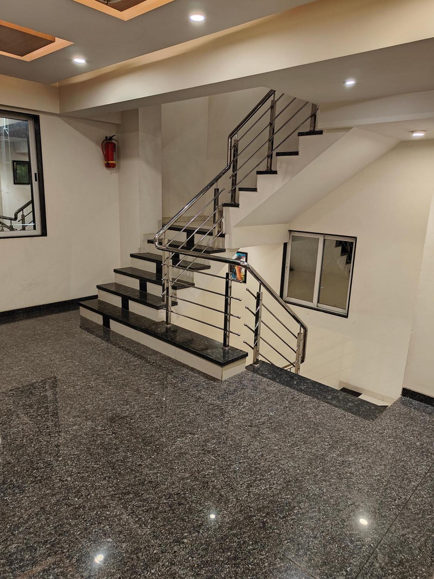 Hotel Sahyog & Rooms สุรัต ภายนอก รูปภาพ