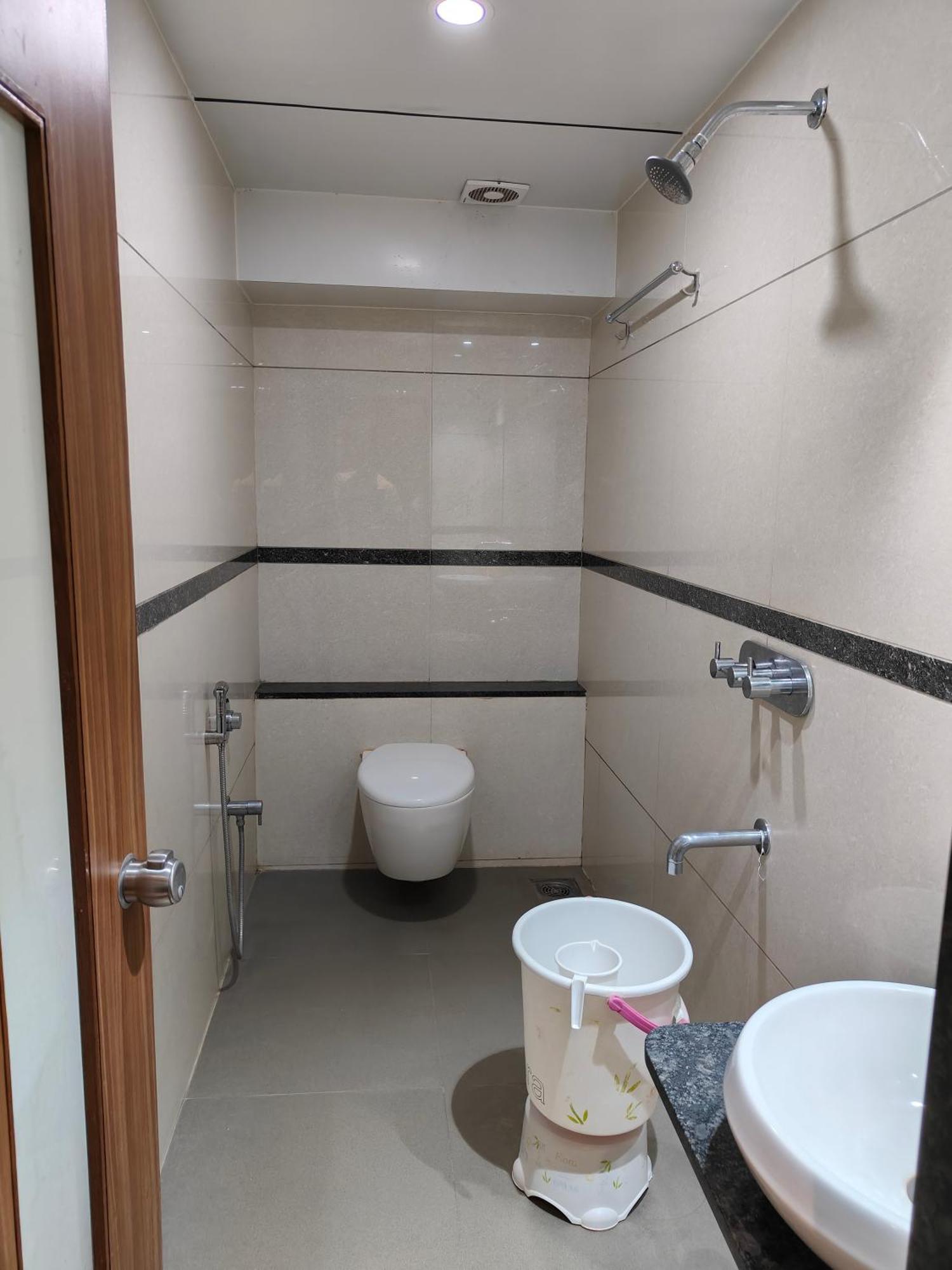 Hotel Sahyog & Rooms สุรัต ภายนอก รูปภาพ