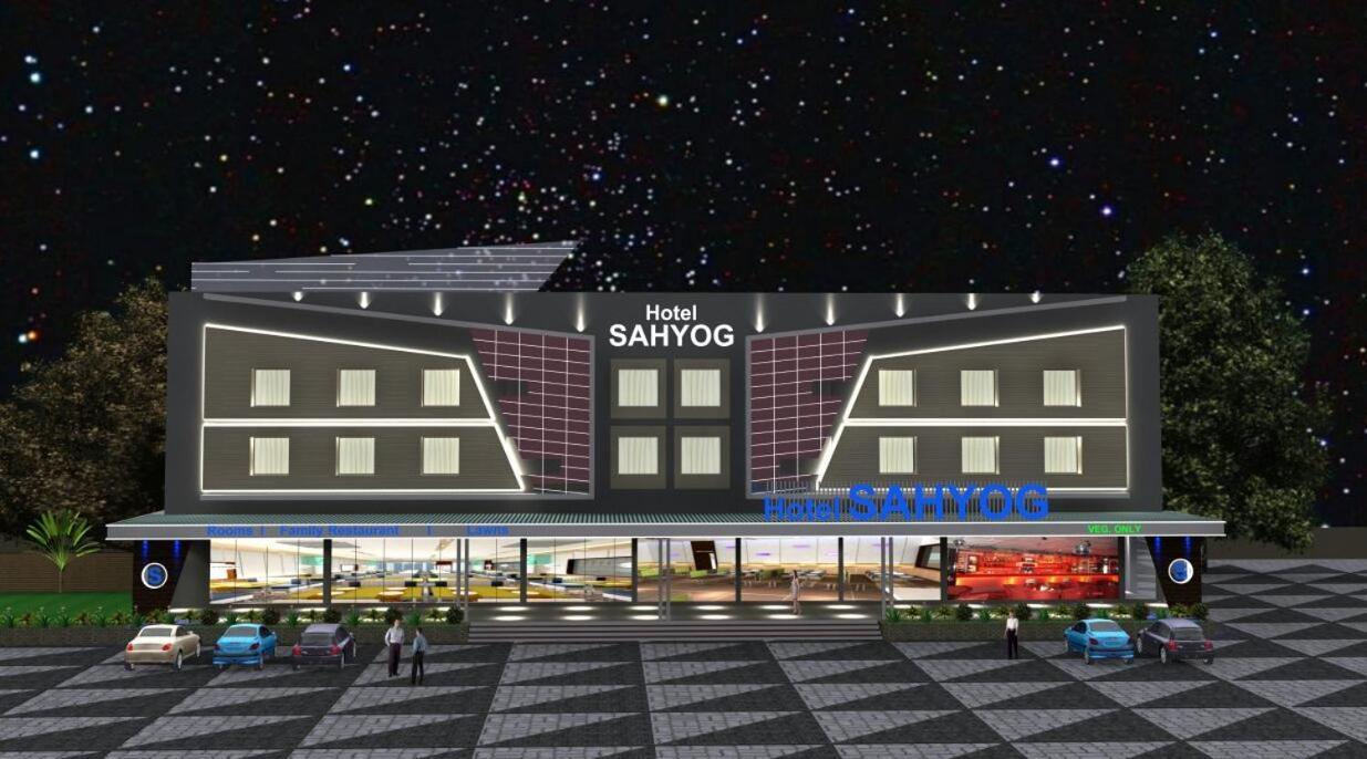 Hotel Sahyog & Rooms สุรัต ภายนอก รูปภาพ