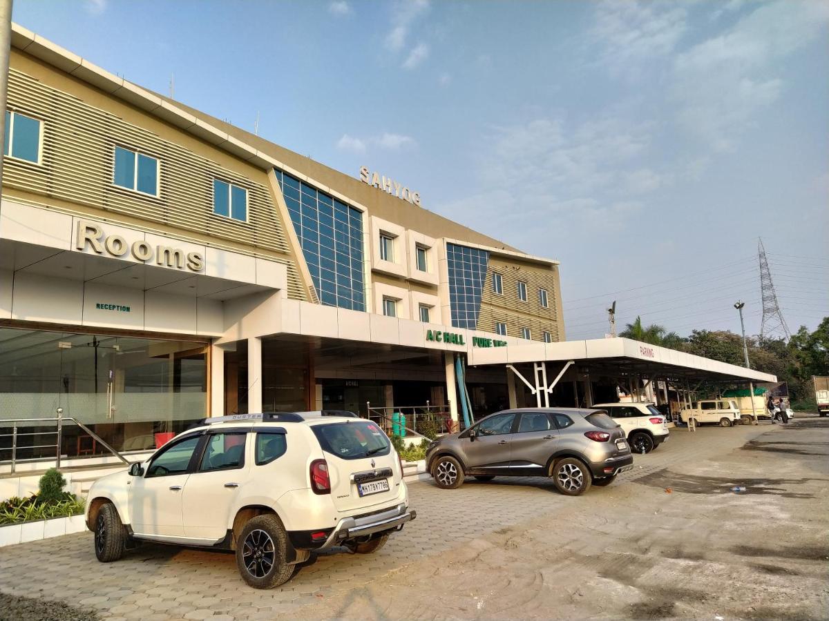 Hotel Sahyog & Rooms สุรัต ภายนอก รูปภาพ